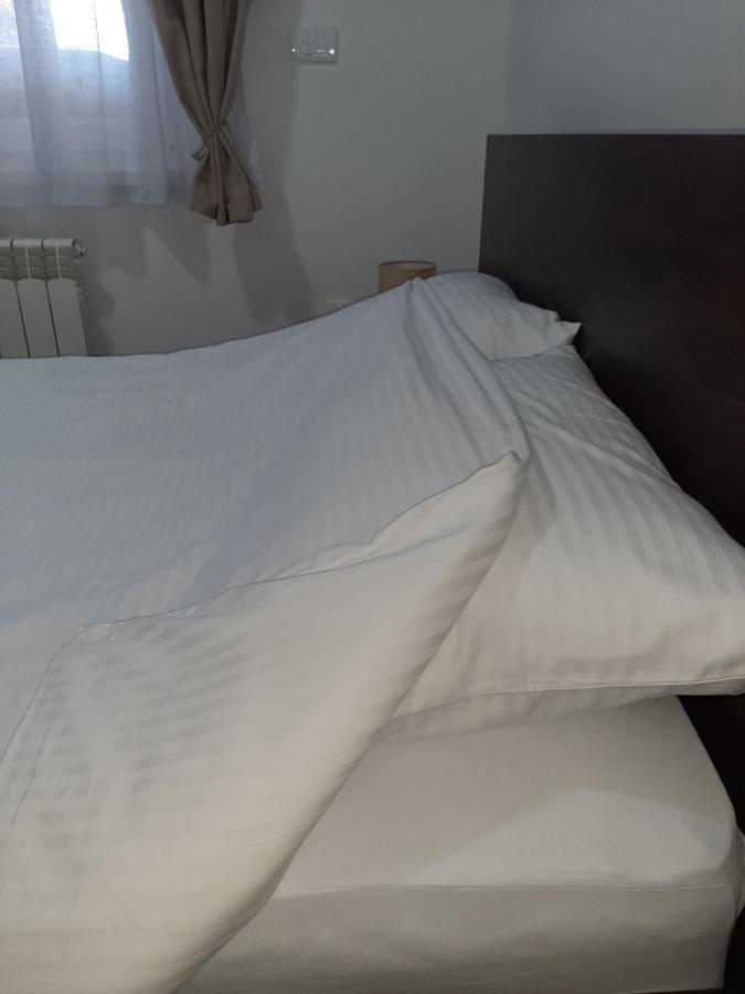 Apartman Viaggio Sremska Mitrovica Exterior foto